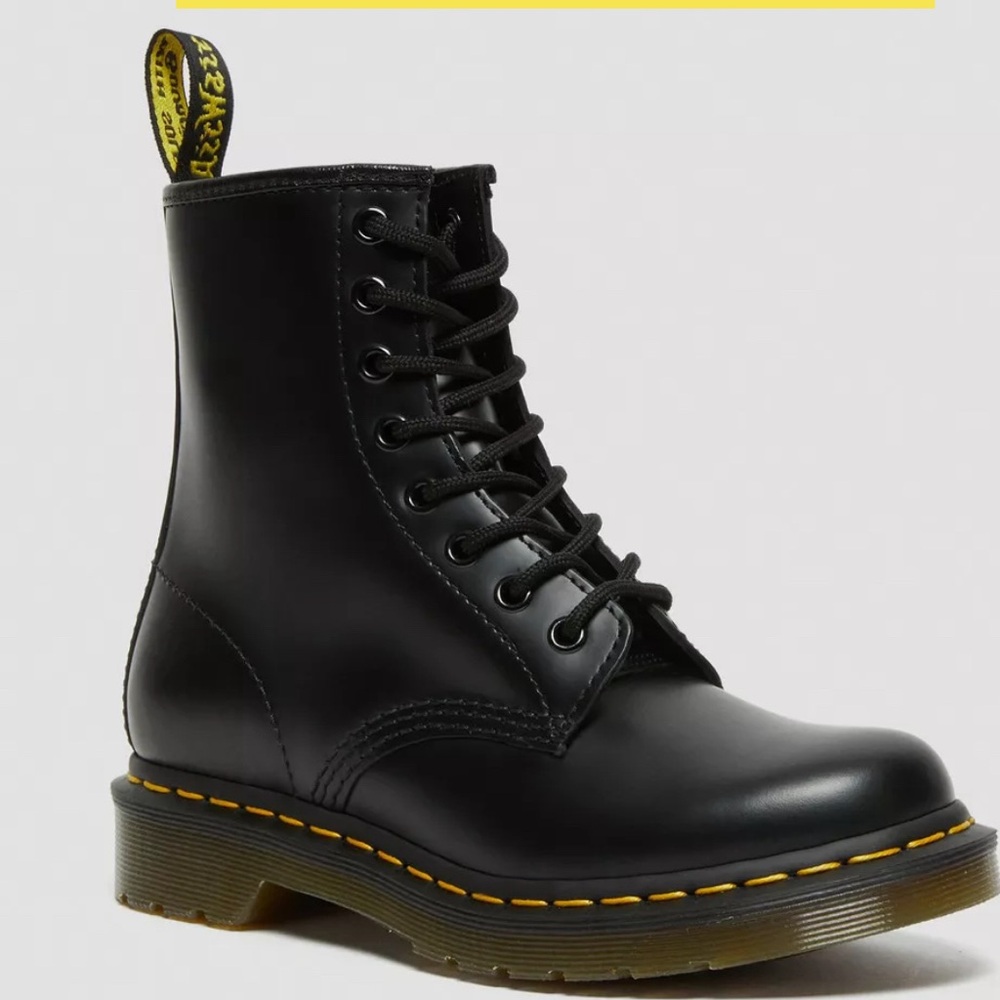 1460 WOMEN'S SMOOTH LEATHER LACE UP BOOTS